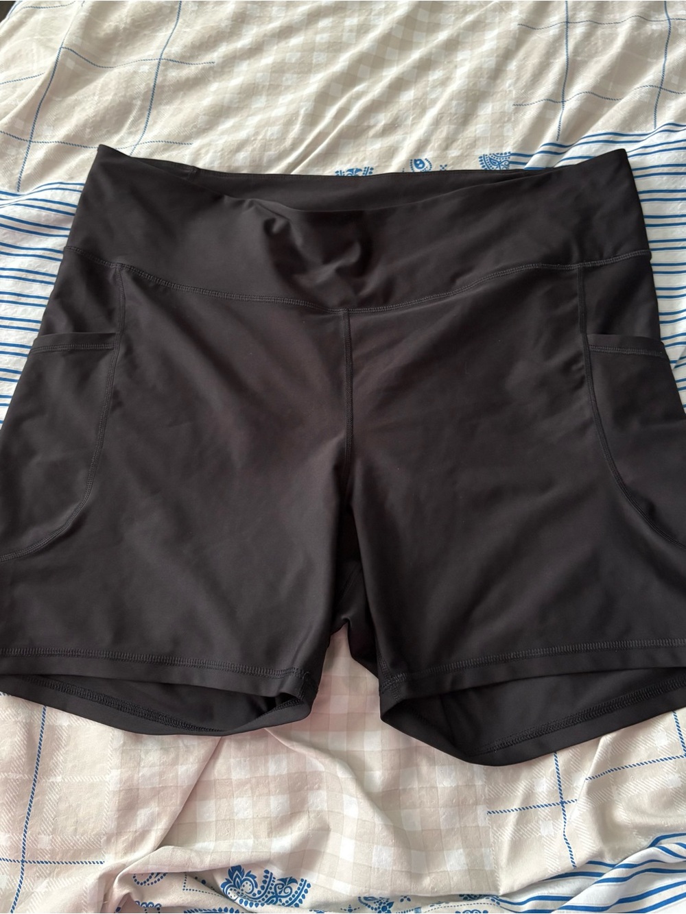 Old Navy Black High-Rise Bike Shorts with Side Pockets